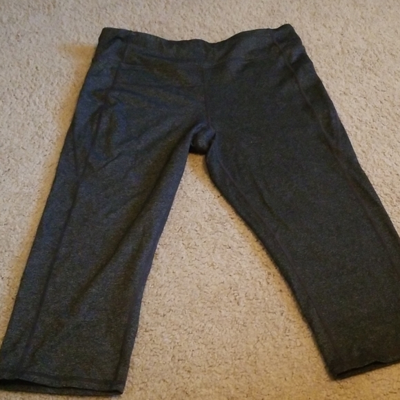 Calvin Klein Pants - Calvin Klein Capri leggings